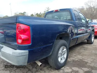 2006 Dodge Dakota ST with VIN 1D7HE22K56S620991, listed as a IAAI auction lot 41824591 with 111,310 mi miles and . Bid and sale history available at DreamBid. Image 6.