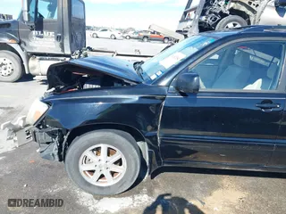2006 Toyota Highlander with VIN JTEGP21A560111287, listed as a IAAI auction lot 41392554 with 171,024 mi miles. Bid and sale history available at carsss.com. Image 18.