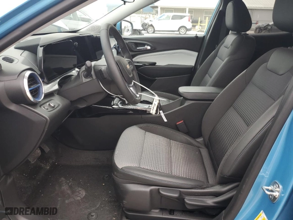 2025 Chevrolet Trax LT with VIN KL77LHEP9SC065664, listed as a Copart auction lot 44546065 with 3,243 mi miles and Salvage Title. Bid and sale history available at carsss.com. Image 7.