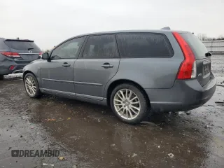 2009 Volvo V50 2.4L with VIN YV1MW382892470425, listed as a Copart auction lot 85519124 with 110,508 mi miles and Salvage Title. Bid and sale history available at carsss.com. Image 2.