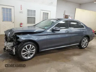 2016 Mercedes-Benz C 300 Luxury z VIN 55SWF4KBXGU133860, wystawiony jako Copart lot #56406815 z przebiegiem 134 833 mil mil oraz Czysty tytuł • Clean title. Historia ofert i sprzedaży dostępna na DreamBid. Obrazek 1.