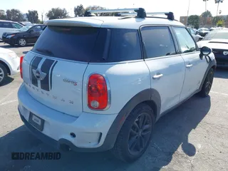 2014 MINI Countryman S с VIN WMWZC5C5XEWM18313, выставлен на аукционе IAAI как лот 42106902 с пробегом 91 662 миль миль и . История ставок и продаж доступна на DreamBid. Изображение 4.