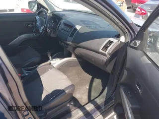 2011 Mitsubishi Outlander SE with VIN JA4AS3AW9BU007568, listed as a IAAI auction lot 42396335 with 174,256 mi miles and . Bid and sale history available at DreamBid. Image 5.