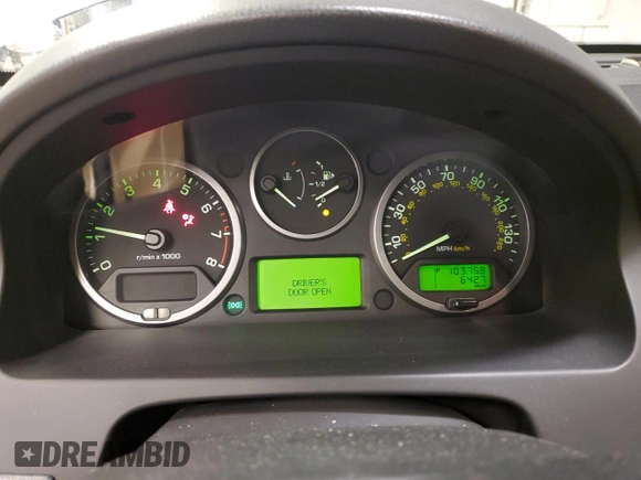 2011 Land Rover LR2 HSE with VIN SALFT2BN4BH217506, listed as a Copart auction lot 85781994 with 103,758 mi miles and Clean Title. Bid and sale history available at DreamBid. Image 9.