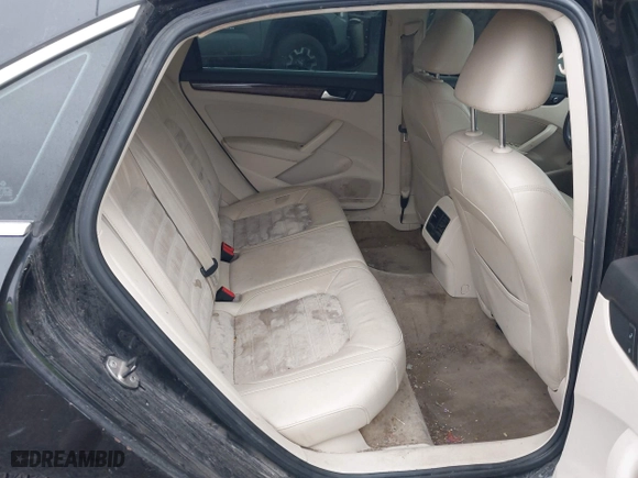 2013 Volkswagen Passat SEL Premium with VIN 1VWCM7A3XDC132834, listed as a IAAI auction lot 40931506 with 146,283 mi miles. Bid and sale history available at carsss.com. Image 8.