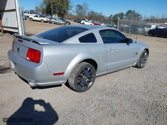 2008 Ford Mustang GT Deluxe with VIN 1ZVHT82H185201557, listed as a IAAI auction lot 41382517 with NaN miles. Bid and sale history available at carsss.com. Image 4.