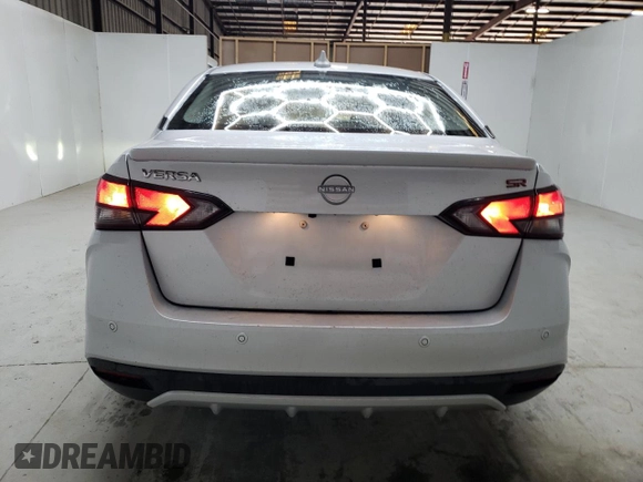 2024 Nissan Versa SR z VIN 3N1CN8FV8RL822726, wystawiony jako Copart lot #57810075 z przebiegiem 31 786 mil mil oraz Szkoda całkowita • Salvage title. Historia ofert i sprzedaży dostępna na DreamBid. Obrazek 6.