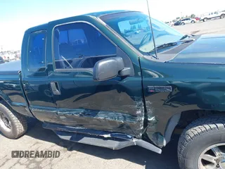 2003 Ford F-250 XL с VIN 1FTNX20L33EC88739, выставлен на аукционе IAAI как лот 42293415 с пробегом 163 159 миль миль и . История ставок и продаж доступна на DreamBid. Изображение 13.