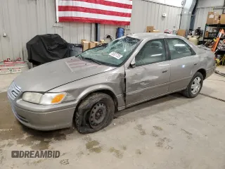 2000 Toyota Camry CE z VIN JT2BG22K8Y0445766, wystawiony jako Copart lot #55927725 z przebiegiem Nie podano mil oraz Czysty tytuł • Clean title. Historia ofert i sprzedaży dostępna na DreamBid. Obrazek 1.