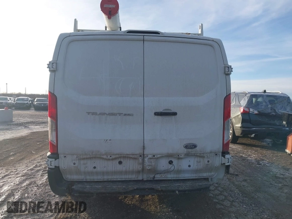 2017 Ford Transit z VIN 1FTYR1YM0HKB27935, wystawiony jako IAAI lot #41513908 z przebiegiem 80 422 mil mil oraz . Historia ofert i sprzedaży dostępna na DreamBid. Obrazek 16.