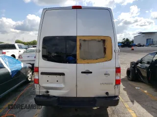 2018 Nissan NV Cargo S z VIN 1N6BF0LY1JN818492, wystawiony jako Copart lot #68291573 z przebiegiem 67 459 mil mil oraz Szkoda całkowita • Salvage title. Historia ofert i sprzedaży dostępna na DreamBid. Obrazek 6.