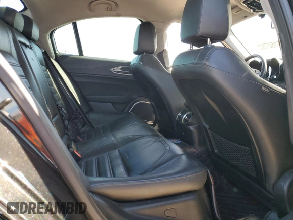 2017 Alfa Romeo Giulia Ti z VIN ZARFAECN2H7550899, wystawiony jako Copart lot #51627825 z przebiegiem 110 489 mil mil oraz Szkody całkowita. Historia ofert i sprzedaży dostępna na DreamBid. Obrazek 10.