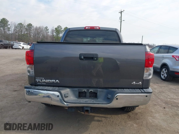 2013 Toyota Tundra Limited z VIN 5TFHY5F19DX301615, wystawiony jako IAAI lot #41837145 z przebiegiem 136 398 mil mil oraz . Historia ofert i sprzedaży dostępna na DreamBid. Obrazek 16.