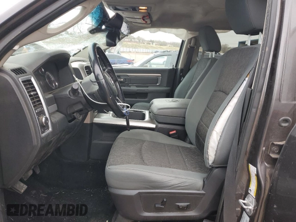 2016 Ram 1500 Big Horn z VIN 3C6RR7LTXGG214017, wystawiony jako Copart lot #51153575 z przebiegiem 63 811 mil mil oraz Szkoda całkowita • Salvage title. Historia ofert i sprzedaży dostępna na DreamBid. Obrazek 7.