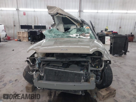 2008 Jeep Compass Sport with VIN 1J8FT47W68D580323, listed as a IAAI auction lot 41339594 with Not Provided miles. Bid and sale history available at carsss.com. Image 12.