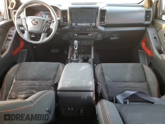 2024 Nissan Frontier Pro-X z VIN 1N6ED1EJ7RN619600, wystawiony jako Copart lot #74284664 z przebiegiem 19 786 mil mil oraz Szkoda całkowita • Salvage title. Historia ofert i sprzedaży dostępna na DreamBid. Obrazek 8.