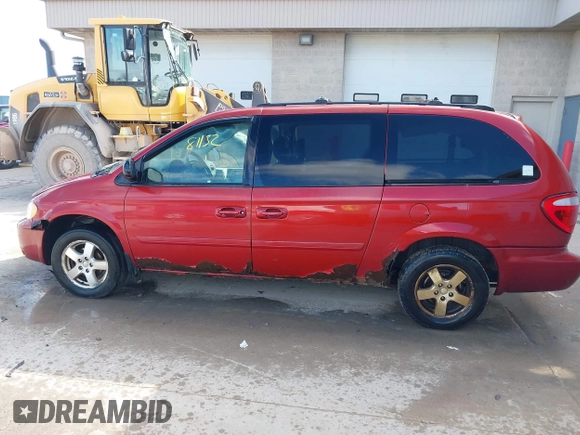 2005 Dodge Grand Caravan with VIN 2D4G944L75R310409, listed as a IAAI auction lot 41781132 with 128,120 mi miles and . Bid and sale history available at DreamBid. Image 14.