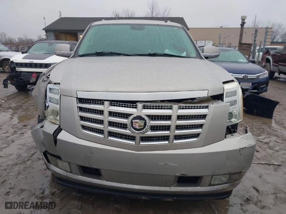 2007 Cadillac Escalade with VIN 1GYFK63857R307852, listed as a IAAI auction lot 41680149 with 242,849 mi miles. Bid and sale history available at carsss.com. Image 12.