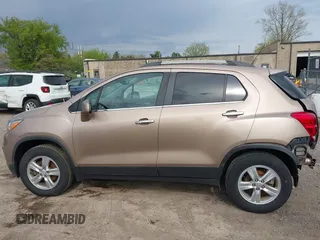 2018 Chevrolet Trax LT with VIN 3GNCJPSB5JL302011, listed as a IAAI auction lot 42177288 with 71,553 mi miles and . Bid and sale history available at carsss.com. Image 15.