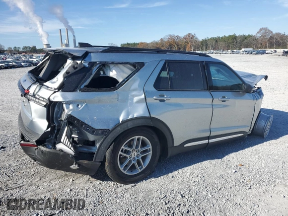 2025 Ford Explorer Active with VIN 1FMUK7DH6SGA17671, listed as a Copart auction lot 85527454 with 3,944 mi miles and Salvage Title. Bid and sale history available at carsss.com. Image 3.