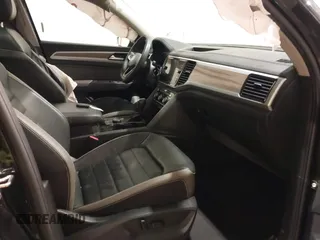 2021 Volkswagen Atlas SEL Premium z VIN 1V2TR2CAXMC577785, wystawiony jako IAAI lot #41613198 z przebiegiem 81 712 mil mil oraz . Historia ofert i sprzedaży dostępna na DreamBid. Obrazek 5.