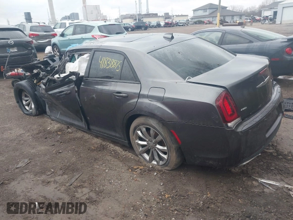 2015 Chrysler 300 S z VIN 2C3CCAGGXFH793040, wystawiony jako IAAI lot #41838875 z przebiegiem 154 813 mil mil oraz . Historia ofert i sprzedaży dostępna na DreamBid. Obrazek 3.