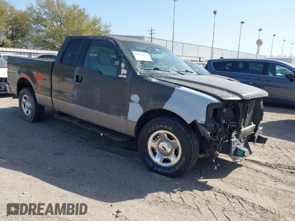 2005 Ford F-150 XLT with VIN 1FTPX12585NA67903, listed as a IAAI auction lot 41856821 with 174,847 mi miles. Bid and sale history available at carsss.com. Image 1.
