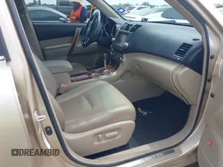 2011 Toyota Highlander Limited с VIN 5TDYK3EH7BS036510, выставлен на аукционе IAAI как лот 42457710 с пробегом 150 045 миль миль и . История ставок и продаж доступна на DreamBid. Изображение 5.