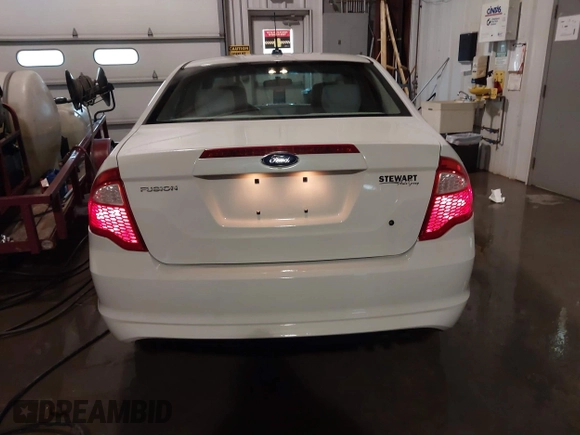 2011 Ford Fusion S with VIN 3FAHP0GA4BR304390, listed as a IAAI auction lot 41729092 with 40,490 mi miles. Bid and sale history available at carsss.com. Image 16.