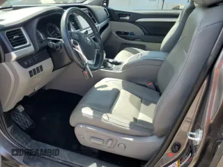 2018 Toyota Highlander SE with VIN 5TDJZRFH1JS523764, listed as a Copart auction lot 58576615 with 55,313 mi miles and Salvage title. Bid and sale history available at DreamBid. Image 7.