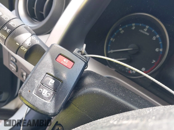 2018 Toyota RAV4 XLE с VIN JTMWFREV9JJ742409, выставлен на аукционе IAAI как лот 42307225 с пробегом 60 738 миль миль и . История ставок и продаж доступна на DreamBid. Изображение 11.