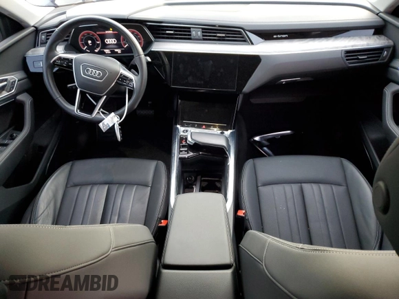 2022 Audi e-tron Sportback S line Premium Plus z VIN WA12AAGE8NB023545, wystawiony jako Copart lot #40283084 z przebiegiem 19 680 mil mil oraz . Historia ofert i sprzedaży dostępna na DreamBid. Obrazek 8.