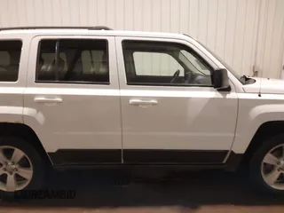 2015 Jeep Patriot High Altitude z VIN 1C4NJRFB2FD197416, wystawiony jako IAAI lot #42382197 z przebiegiem 143 695 mil mil oraz . Historia ofert i sprzedaży dostępna na DreamBid. Obrazek 13.