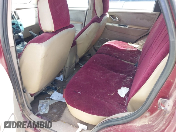 2006 Mercury Mariner Convenience with VIN 4M2YU56ZX6DJ04338, listed as a IAAI auction lot 42564945 with 99,570 mi miles and . Bid and sale history available at DreamBid. Image 8.