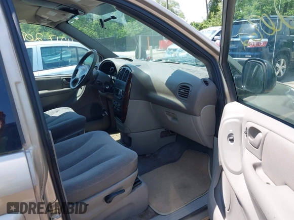 2003 Chrysler Town & Country LX z VIN 2C4GP44R23R375215, wystawiony jako IAAI lot #42172062 z przebiegiem 207 509 mil mil oraz . Historia ofert i sprzedaży dostępna na DreamBid. Obrazek 5.