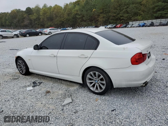 2011 BMW 3 Series 328i z VIN WBAPH7G53BNM58989, wystawiony jako Copart lot #79000604 z przebiegiem Nie podano mil oraz Nie do naprawy • Non repairable. Historia ofert i sprzedaży dostępna na DreamBid. Obrazek 2.