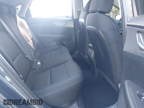 2021 Kia Forte LXS z VIN 3KPF24AD0ME329971, wystawiony jako IAAI lot #42310912 z przebiegiem 37 934 mil mil oraz . Historia ofert i sprzedaży dostępna na DreamBid. Obrazek 8.