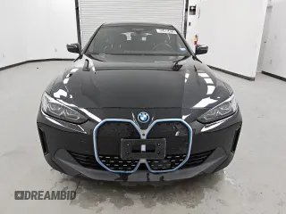 2024 BMW i4 xDrive40 z VIN WBY83FB05RFS78234, wystawiony jako Copart lot #53400425 z przebiegiem 20 731 mil mil oraz Tytuł czysty. Historia ofert i sprzedaży dostępna na DreamBid. Obrazek 5.