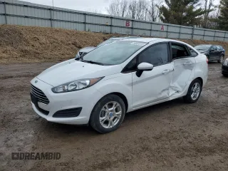 2018 Ford Fiesta SE z VIN 3FADP4BJ8JM100815, wystawiony jako Copart lot #50005245 z przebiegiem 82 102 mil mil oraz Tytuł czysty. Historia ofert i sprzedaży dostępna na DreamBid. Obrazek 1.