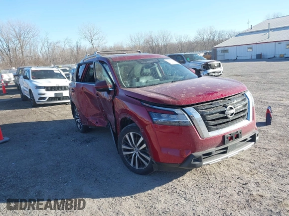 2024 Nissan Pathfinder Platinum z VIN 5N1DR3DJ1RC205331, wystawiony jako IAAI lot #41460658 z przebiegiem 22 980 mil mil oraz . Historia ofert i sprzedaży dostępna na DreamBid. Obrazek 1.