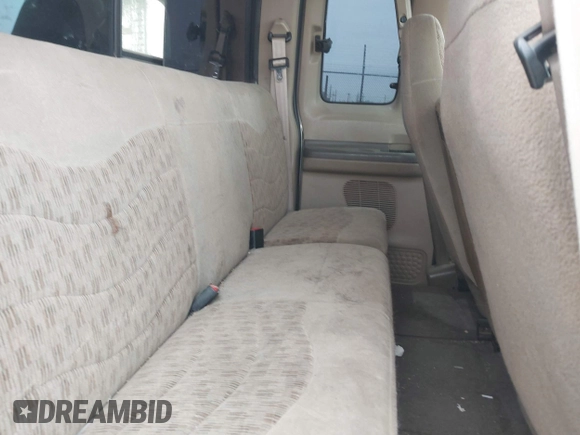 2000 Ford F-350 XL with VIN 1FTSX31FXYEB52620, listed as a IAAI auction lot 41944992 with 213,712 mi miles and . Bid and sale history available at DreamBid. Image 8.