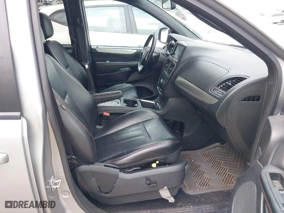 2018 Dodge Grand Caravan GT with VIN 2C4RDGEG5JR282136, listed as a IAAI auction lot 39792112 with 171,494 mi miles. Bid and sale history available at carsss.com. Image 5.