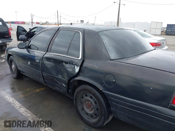 2008 Ford Police Interceptor z VIN 2FAHP71V68X165085, wystawiony jako IAAI lot #42115476 z przebiegiem 171 925 mil mil oraz . Historia ofert i sprzedaży dostępna na DreamBid. Obrazek 6.