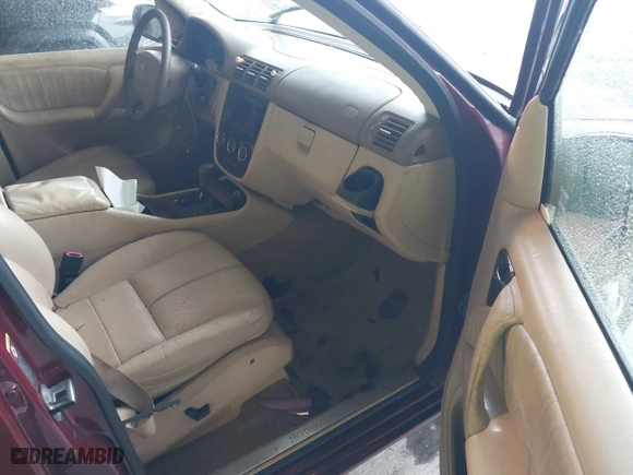 2003 Mercedes-Benz M-Class 3.7L with VIN 4JGAB57E13A448528, listed as a IAAI auction lot 41953003 with 256,637 mi miles. Bid and sale history available at carsss.com. Image 5.