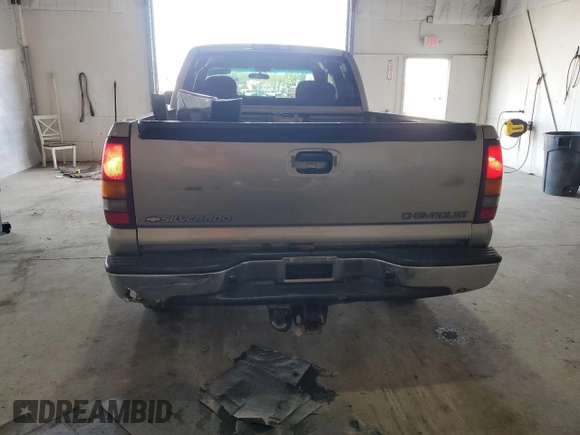 2002 Chevrolet Silverado 1500 LS with VIN 1GCEK19T82E298046, listed as a Copart auction lot 52758135 with 179,594 mi miles and Salvage Title. Bid and sale history available at DreamBid. Image 6.