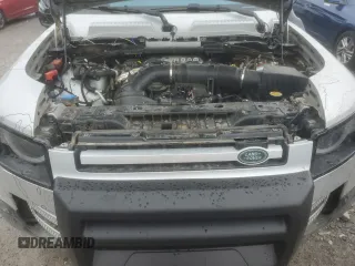 2022 Land Rover Defender SE with VIN SALEP7RU0N2106968, listed as a Copart auction lot 71045954 with 35,366 mi miles and Salvage title. Bid and sale history available at DreamBid. Image 12.