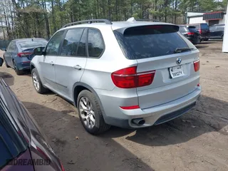 2011 BMW X5 35i with VIN 5UXZV4C53BL403476, listed as a IAAI auction lot 41820844 with 104,472 mi miles. Bid and sale history available at carsss.com. Image 3.