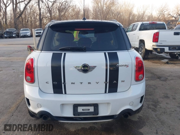 2015 MINI Cooper Countryman S with VIN WMWZC5C50FWP42324, listed as a IAAI auction lot 41795698 with 95,746 mi miles. Bid and sale history available at carsss.com. Image 16.