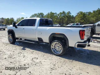 2020 GMC Sierra 3500HD Denali z VIN 1GT49WEY4LF182084, wystawiony jako Copart lot #47125665 z przebiegiem 79 045 mil mil oraz Tytuł czysty. Historia ofert i sprzedaży dostępna na DreamBid. Obrazek 2.