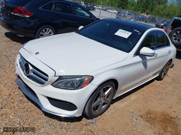 2015 Mercedes-Benz C-Class C 300 with VIN 55SWF4JB2FU089272, listed as a IAAI auction lot 42025646 with 164,358 mi miles. Bid and sale history available at carsss.com. Image 17.